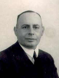 Alfred Kahn