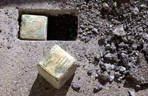 Stolpersteine Dr. Robert und Helene Mainzer